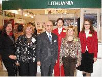 LR ambasadorius Estijoje A. Vinkus su parodos dalyviais