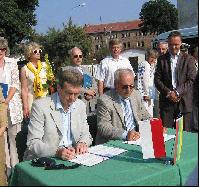 Bendradarbiavimo sutarties pasirašymo momentas